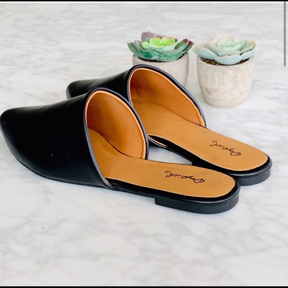 2 PAIRS LEFT! Vegan Leather Mule Slide Flats - Picture 3 of 4
